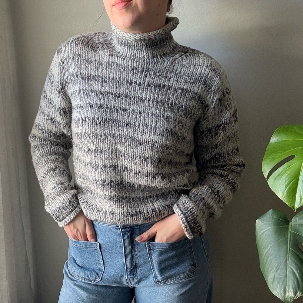 Columbia Gray and Black Knit Sweater